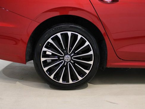 Used 2022 Volkswagen Passat 2.0T image 13