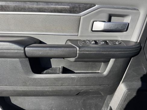 Used 2021 RAM 3500 Big Horn image 9