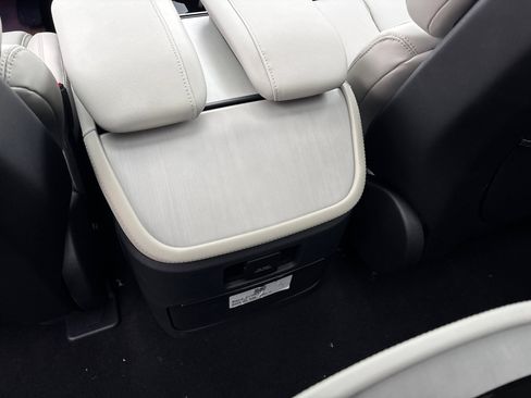 New 2026 Lincoln Navigator Reserve AWD/4WD image 32