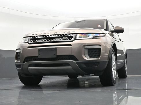 Used 2017 Land Rover Range Rover Evoque SE AWD/4WD image 29