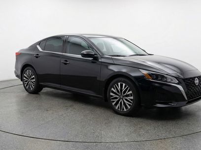 Used 2025 Nissan Altima 2.5 SV