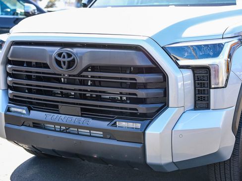 Used 2024 Toyota Tundra Limited AWD/4WD image 21