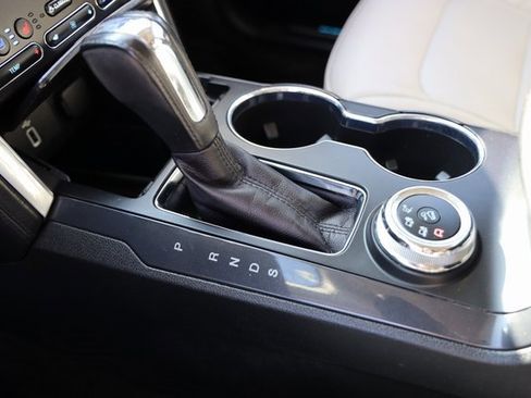 Used 2018 Ford Explorer Platinum image 23