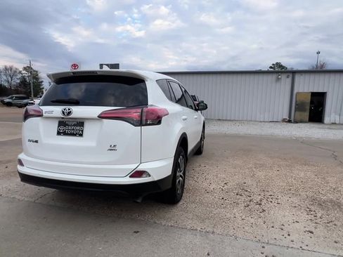 Used 2018 Toyota RAV4 LE w/ All Weather Liner Package image 6