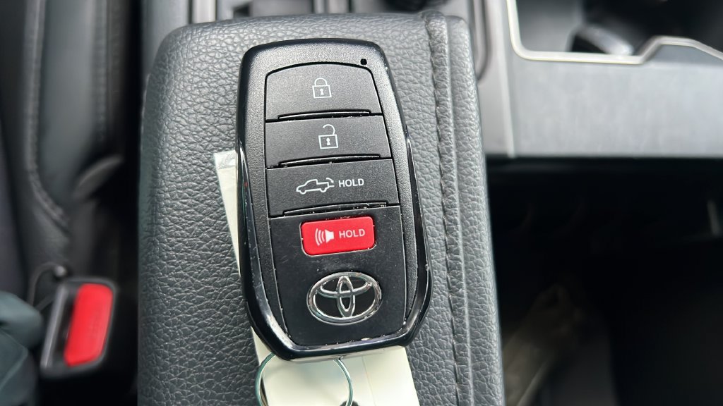 Used 2023 Toyota Tundra Limited AWD/4WD image 25