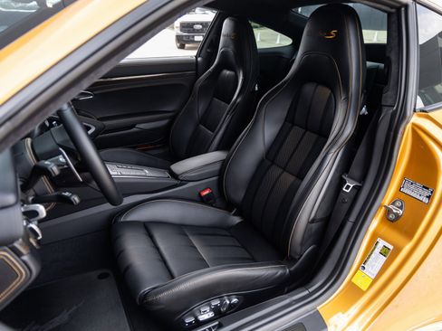 Used 2018 Porsche 911 Turbo S image 5