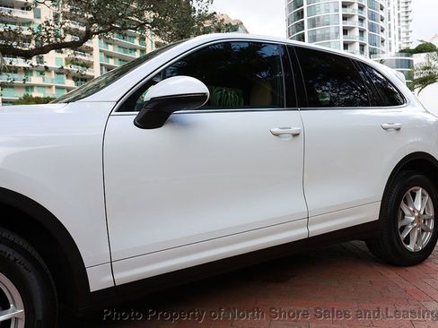 Used 2016 Porsche Cayenne image 21