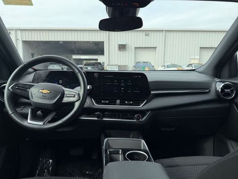 Used 2025 Chevrolet Equinox LT image 33