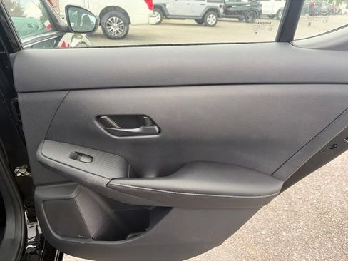 Used 2025 Nissan Sentra SV FWD image 18