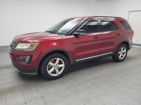 Used 2016 Ford Explorer XLT w/ Equipment Group 201A AWD/4WD image 2