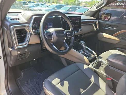 Used 2025 GMC Canyon Denali AWD/4WD image 16