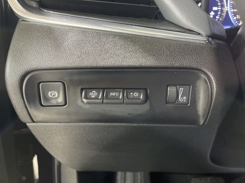Used 2023 Buick Enclave Premium AWD/4WD image 30
