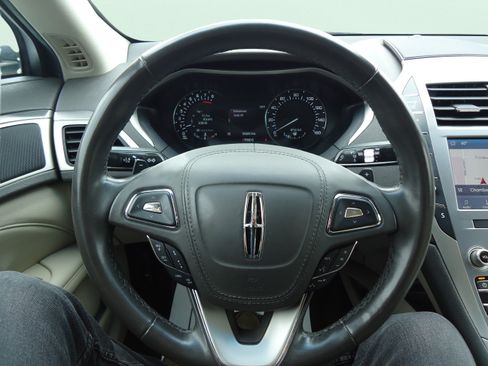 Used 2020 Lincoln MKZ AWD w/ Convenience Package image 13