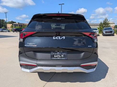 Used 2025 Kia Sportage LX FWD image 4