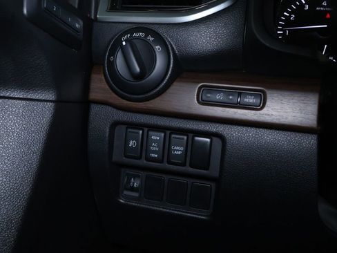 Used 2018 Nissan Titan Platinum Reserve image 25