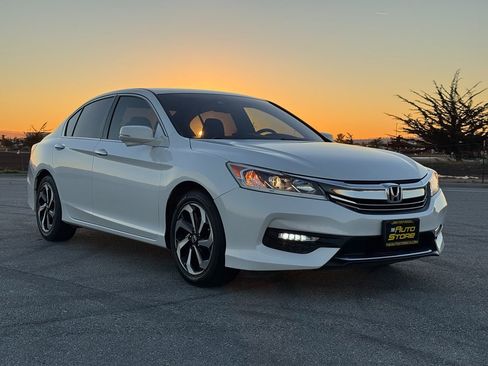 Used 2017 Honda Accord EX-L image 10