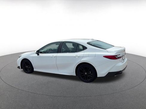 Used 2026 Toyota Camry SE FWD image 8
