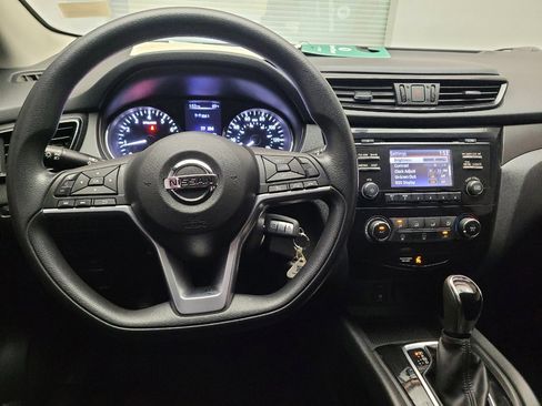 Used 2017 Nissan Rogue Sport S image 22