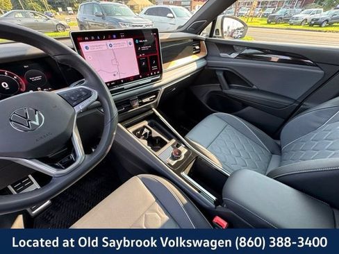 Certified 2025 Volkswagen Tiguan SEL R-Line AWD/4WD image 35