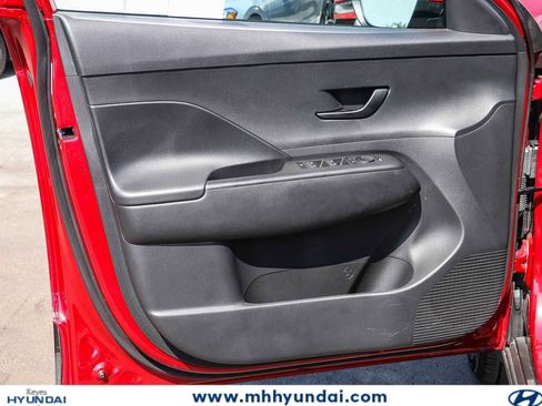 Certified 2025 Hyundai Kona SEL AWD/4WD image 21