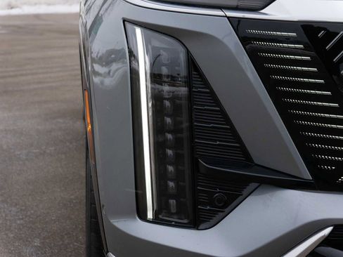 Used 2026 Cadillac Vistiq Luxury AWD/4WD image 14