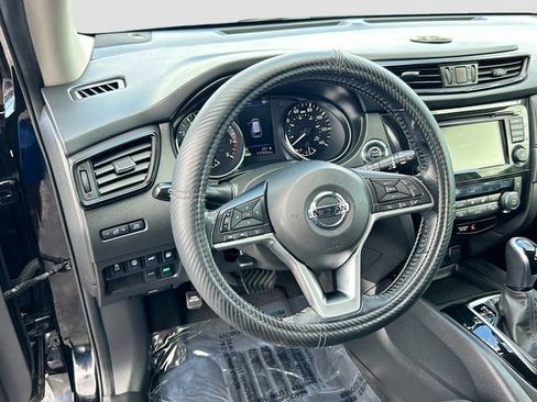 Used 2020 Nissan Rogue SV FWD image 8