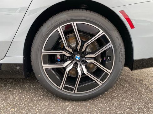 New 2026 BMW 750e xDrive 750e xDrive w/ Executive Package image 6