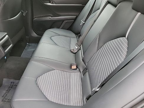Used 2023 Toyota Camry SE w/ Cold Weather Package image 13