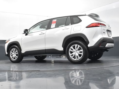 Used 2025 Toyota Corolla Cross L FWD image 38