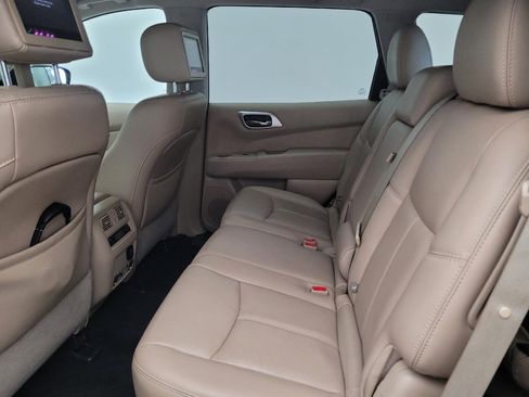Used 2017 Nissan Pathfinder Platinum w/ Family Entertainment Package FWD image 18