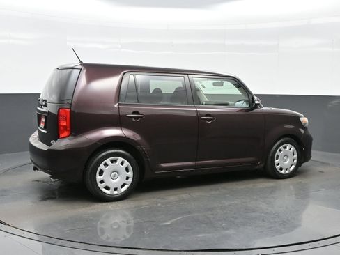 Used 2009 Scion xB image 6