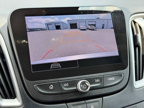 Used 2024 Chevrolet Malibu LT FWD image 16