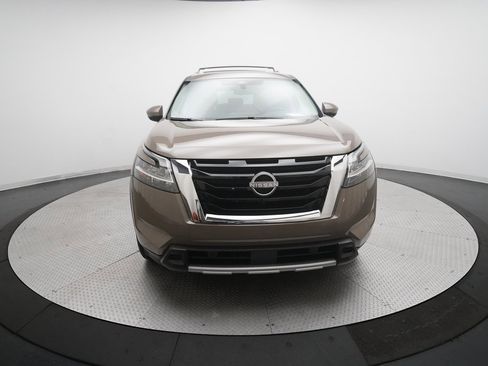 Certified 2024 Nissan Pathfinder Platinum w/ Cargo Package image 11