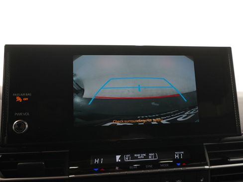 Certified 2025 Toyota Sienna XLE Woodland Edition AWD/4WD image 29