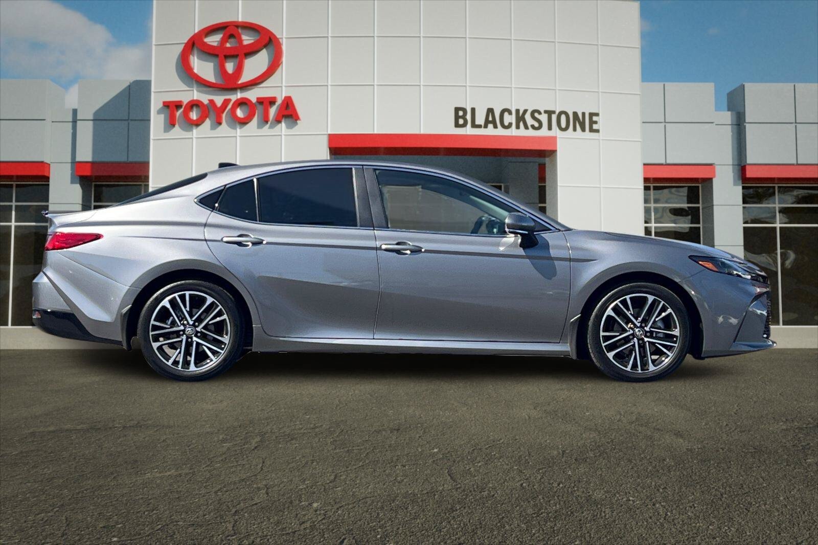 Used 2026 Toyota Camry XLE w/ Premium Package FWD image 2