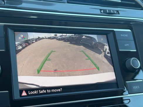 Certified 2023 Volkswagen Tiguan S image 37