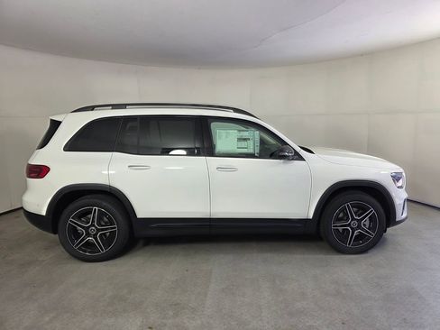 New 2026 Mercedes-Benz GLB 250 image 3