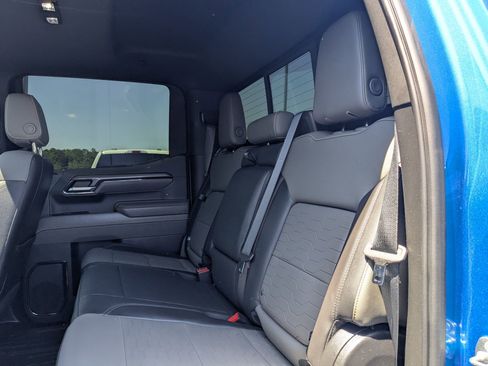 Used 2022 Chevrolet Silverado 1500 ZR2 w/ Technology Package image 26