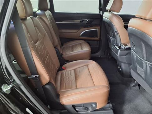 Used 2022 Kia Telluride SX w/ SX Prestige Package image 11