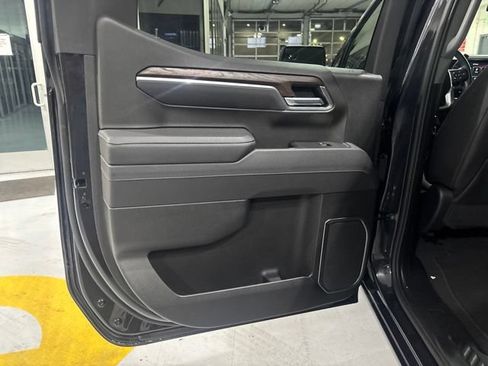 Used 2025 GMC Sierra 1500 SLT AWD/4WD image 32