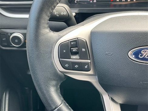Used 2022 Ford Explorer XLT w/ Equipment Group 202A image 18