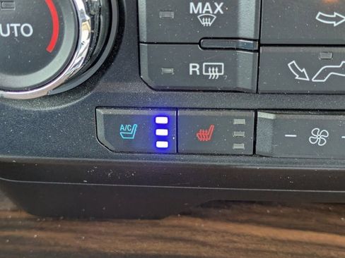 Used 2017 Ford F150 Lariat image 30