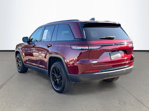 Certified 2025 Jeep Grand Cherokee Altitude image 5