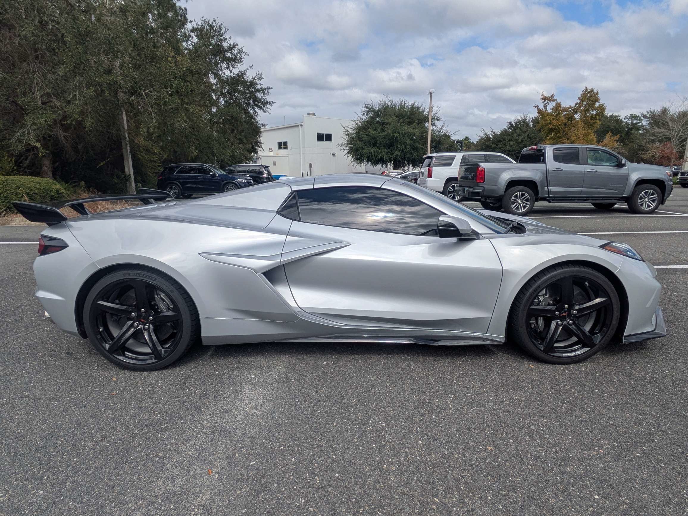 Used 2026 Chevrolet Corvette E-Ray w/ ZER Performance Package AWD/4WD image 2