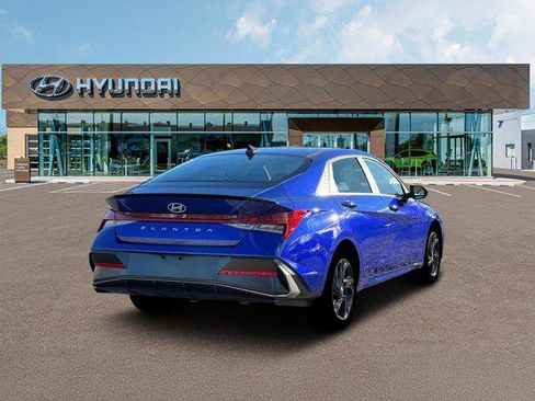 New 2026 Hyundai Elantra SEL Sport Premium image 7