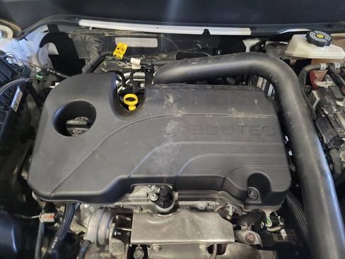Used 2023 Chevrolet Equinox LS AWD/4WD image 30
