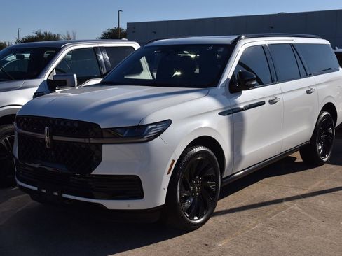 Used 2025 Lincoln Navigator L Reserve w/ Jet Appearance Package image 2