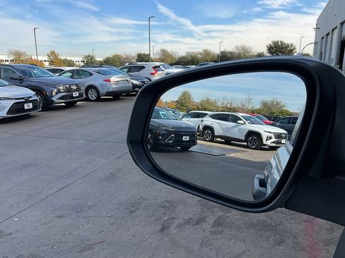 Used 2025 Toyota Tacoma TRD Off-Road image 17