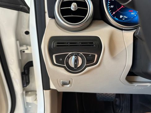 Used 2020 Mercedes-Benz GLC 300 image 22