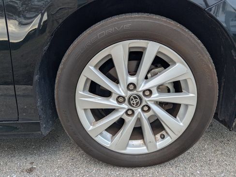 Used 2023 Toyota Camry LE image 32